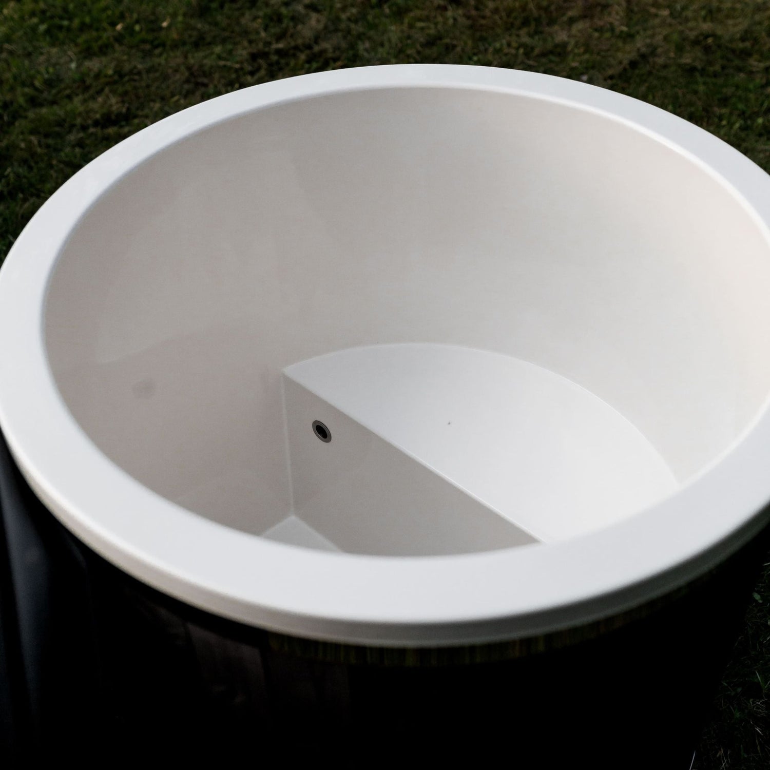 Kaltwassertauchbecken für eine Person aus Glasfaser – Fichtenholzverkleidung - PALAZZINA WELLNESS