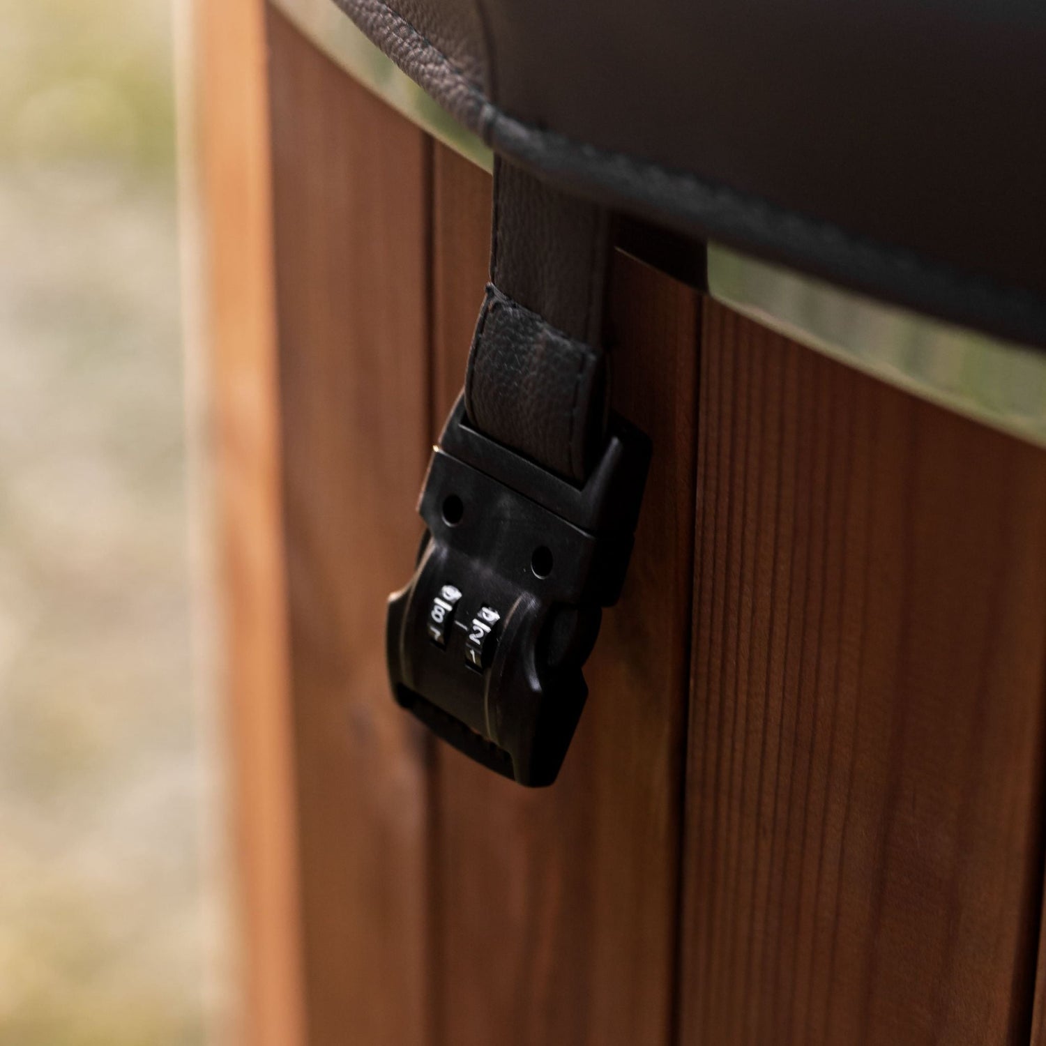 Kaltwassertauchbecken für eine Person aus Glasfaser – Fichtenholzverkleidung - PALAZZINA WELLNESS