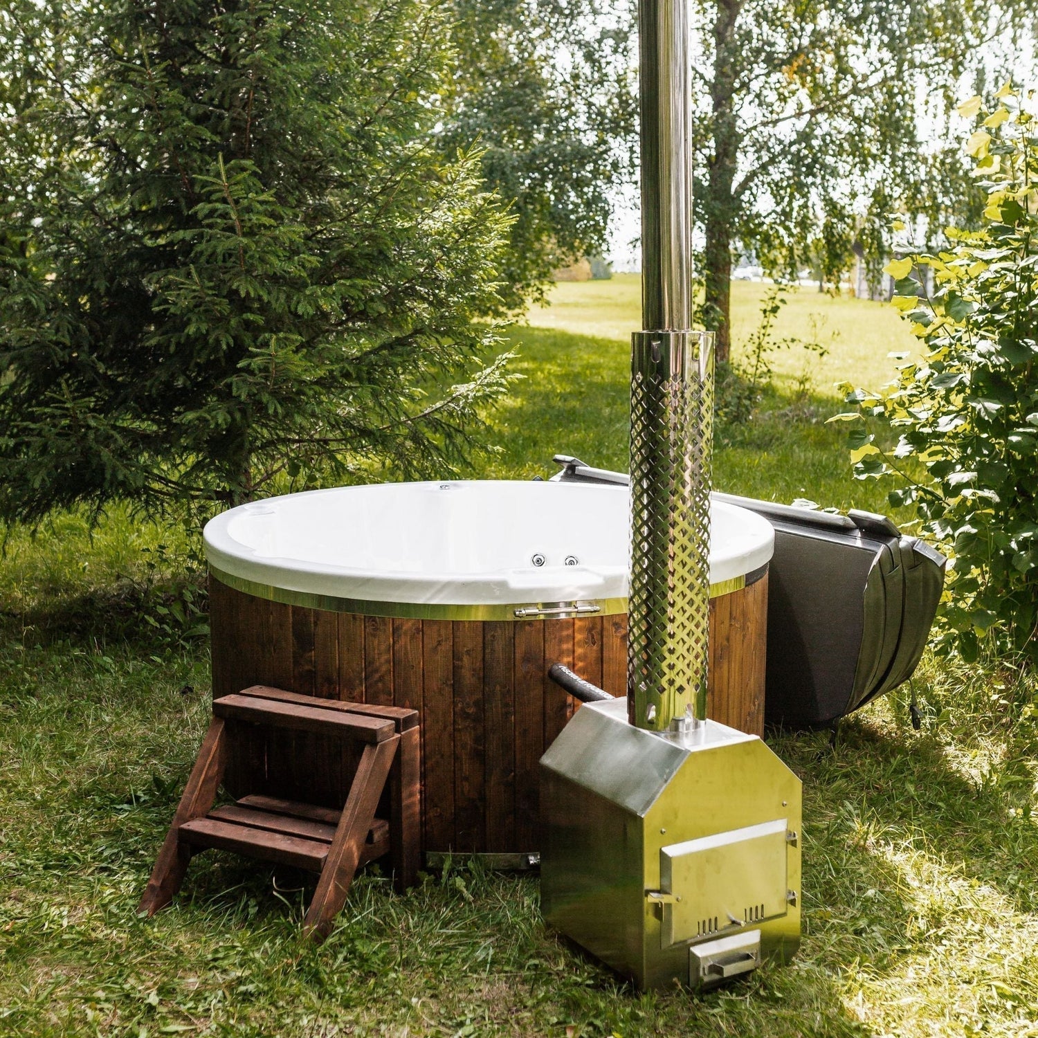 Hot Tub im Garten – Tipps für Kauf, Pflege & Nutzung - PALAZZINA WELLNESS